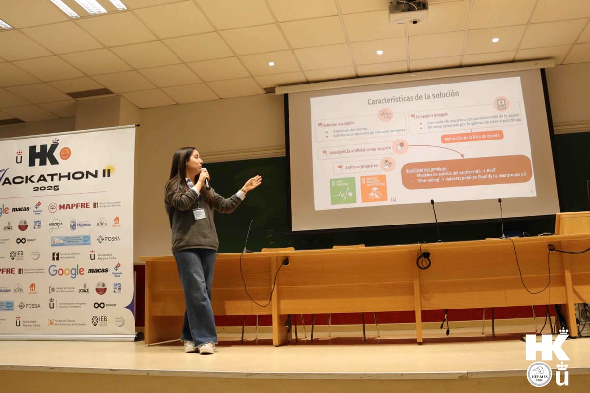 Presentación de solución en escenario